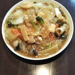 アジアンマーケット Go coo - あんかけ焼きそば (盛り付け後)