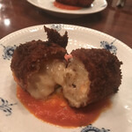 らんぷ亭 - 人気ナンバーワンの蟹クリームコロッケ