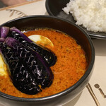 ハレギンザ - イエローカレー 揚げナス