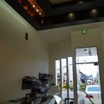 パティスリー リエルグ - 高い天井です