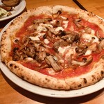 ピッツェリアアッセ - キノコとベーコンのpizza