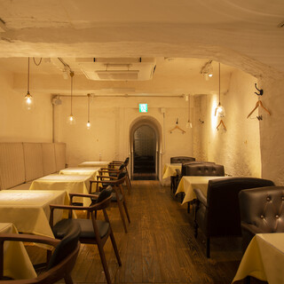 【地下1階】最大20名様まで団体様向けの個室としてもご利用いただけます。