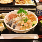 船橋応援酒場  - 特製海鮮丼／単品（税込1,022円）
