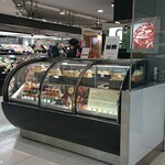 ハナフル - 【店頭】
      1度ショーケースを覗いてみて下さい。
      煌めきに圧倒されます(*´艸｀*)