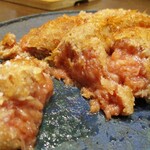 kitchen俊貴 - ステーキバーグ：新鮮な和牛のミンチ、卵黄、ニンニク醤油、岩塩 で焼きあげられた 中がまさにレアなハンバーグ！　　　　　2020.11.12