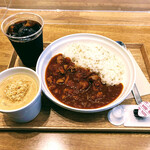 Soup Stock Tokyo - ゴッホの玉ねぎスープとトマトと鶏肉のカレー　アイスコーヒー