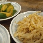 やきとん 元気 - 2012.7 もやしナムル（150円）、漬けきゅうり（150円）