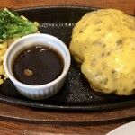 ステーキ&ハンバーグ専門店 肉の村山 - ランチメニュー「チェダーチーズハンバーグ」(1320円税込)