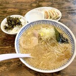 ハッスルラーメン ホンマ - ハッスルラーメン＋高菜ランチ（870円）