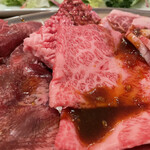 和牛放題の殿堂 秋葉原 肉屋横丁 焼肉 - 