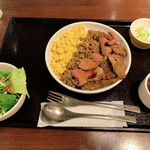 BACCA GRILL & FARMERS - 4色牛丼定食