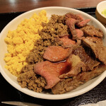 BACCA GRILL & FARMERS - 4色牛丼
