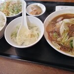 華龍飯店 - 