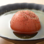 泡在京都风味高汤中的番茄