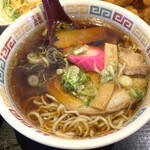 陽華亭 - 盛りは雑ですが、味は美味しい。