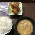 居喰処 光 - 2020/11/20
            本日の日替り 豚汁唐揚げ定食 500円