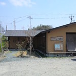 手打ちそば みやかわ - すっきりした建物