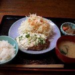 創作鉄板料理とワインを楽しむ店 ～渋谷 居酒屋 花花～ - ビッグハンバーグ