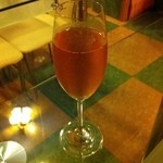 ナーガルジュナ - スパークリングワイン（ロゼ、390円）