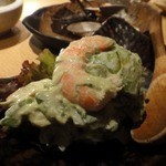 焼はまぐり 青山八番too - エビ・アボガド・ゴーヤのサラダ