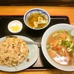 ラーメン工房 光 - みそラーメン ・620円 と チャーハン（みそ汁付き）・500円