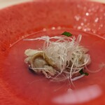鮨みやもと - ハマグリのお椀　　日本酒だけを入れて味付けはしてなくて蛤だけの旨味を頂きます