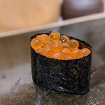 鮨みやもと - 生イクラ　皮がとっても柔らかいです