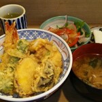 天ぷら きよし - ランチ天丼 900円(税込)