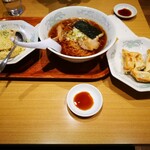 東京五十番 - 正油ラーメンセットと餃子