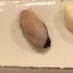 楠本 - サワラ(藁で焼いた後ににんにく醤油をつけたもの)