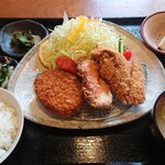 とまと - ミックスフライ定食 820円