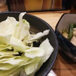 焼き鳥 ばかちん - キャベツと小鉢