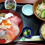 季さく - 海鮮丼 1000円の全貌