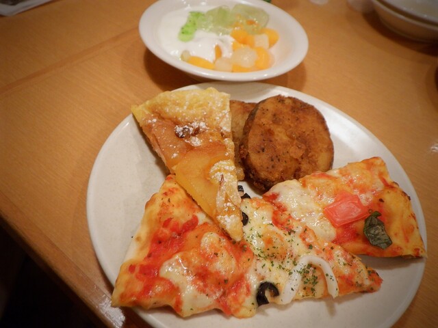 シェーキーズ 横浜西口店 Shakey S 横浜 ピザ 食べログ シェーキーズ 横浜西口店 Shakey S 横浜 ピザ 食べログ