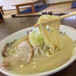 ラーメン一本槍 - ラーメン一本槍(鹿児島県霧島市大窪)ラーメン(小)