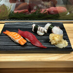 寿司の美登利 - まぐろ赤身、ボイル海老、ボイルタコ、ボイルげそ（わさび）