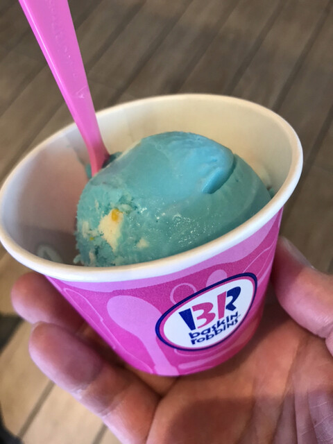 ３１アイス サーティワン「ポッピングシャワー」25周年記念“ハジける”アイスケーキ