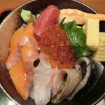 伊勢路 しまかぜ - 秋の海鮮丼。1,518円