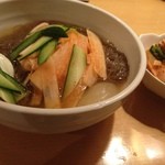 あかり - 暑い日には、さっぱりと水冷麺！　白菜キムチをトッピングで
