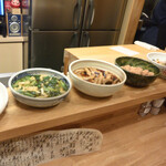 千代娘 - 美味しそうなおばんざいがズラリと並びます