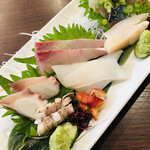 すし博 - 刺し身盛り合わせ