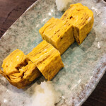 Sushi Hiro - 刺し身盛り合わせの玉子焼き
