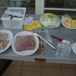 夕食はバーベキュー。何とこれで4人前です。