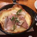 Cafe LINQ Takasegawa - リヨネーズポテト・サーモン・ガーリックバターの好きレット