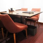 kitchen俊貴 - わたし達が案内された4人用テーブル席。　　　　　2020.11.12