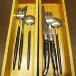 kitchen俊貴 - 男性用カトラリー（右）と 女性用カトラリー（左）。　　　　　2020.11.12