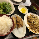 美味縁 - ニラレバ定食　950円