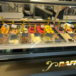 バール・ジェラテリア　ラッフィナート - ショーケース