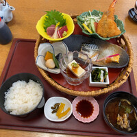 季節の魚と釜飯 魚信 - まごわやさしい花かご御膳　1,680円