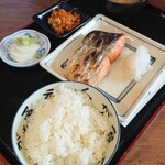 炭やき おちあい - 甘塩紅鮭定食